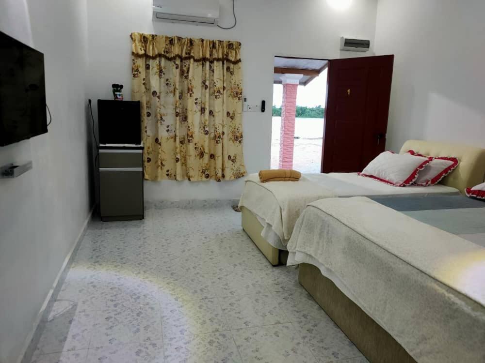 Roomstay Tokbah Demuara Kuala Besut Екстериор снимка