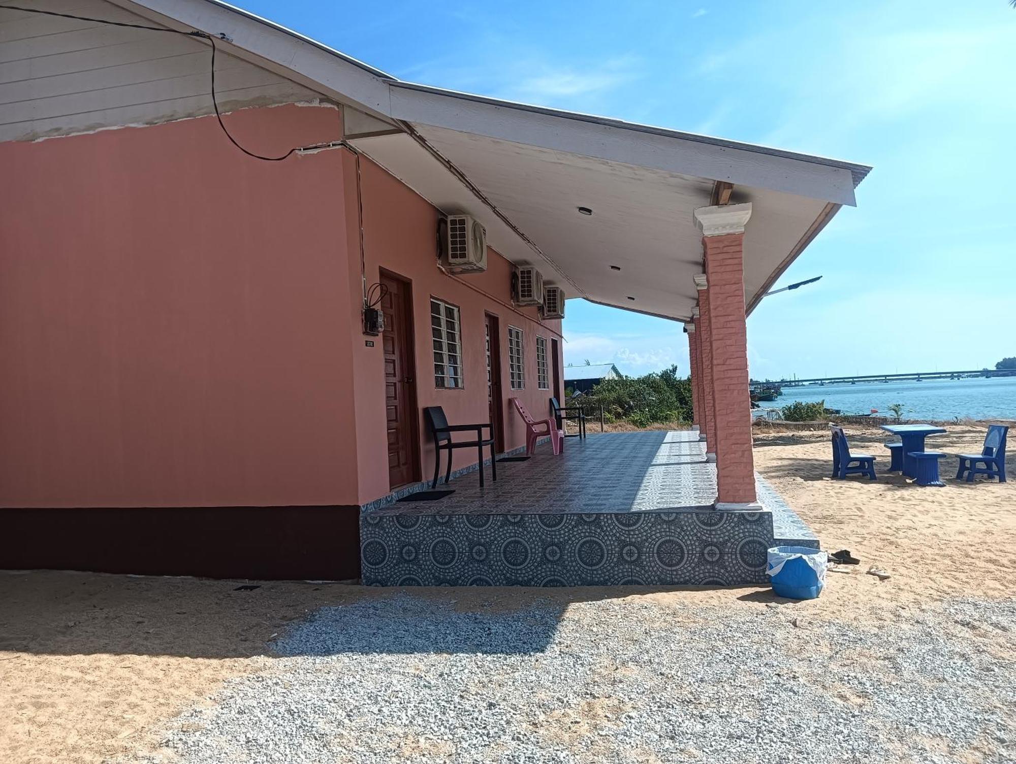 Roomstay Tokbah Demuara Kuala Besut Екстериор снимка