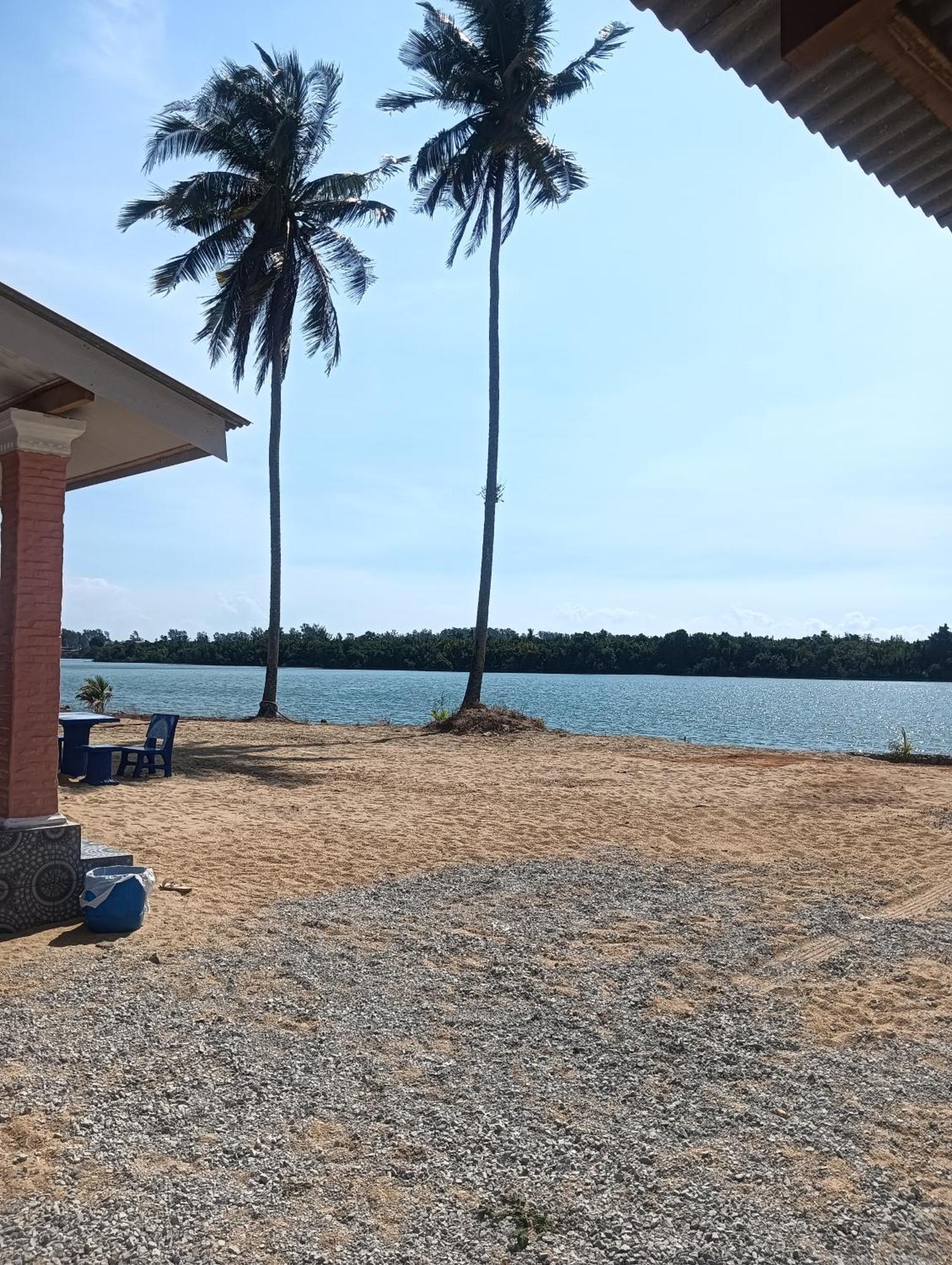 Roomstay Tokbah Demuara Kuala Besut Екстериор снимка