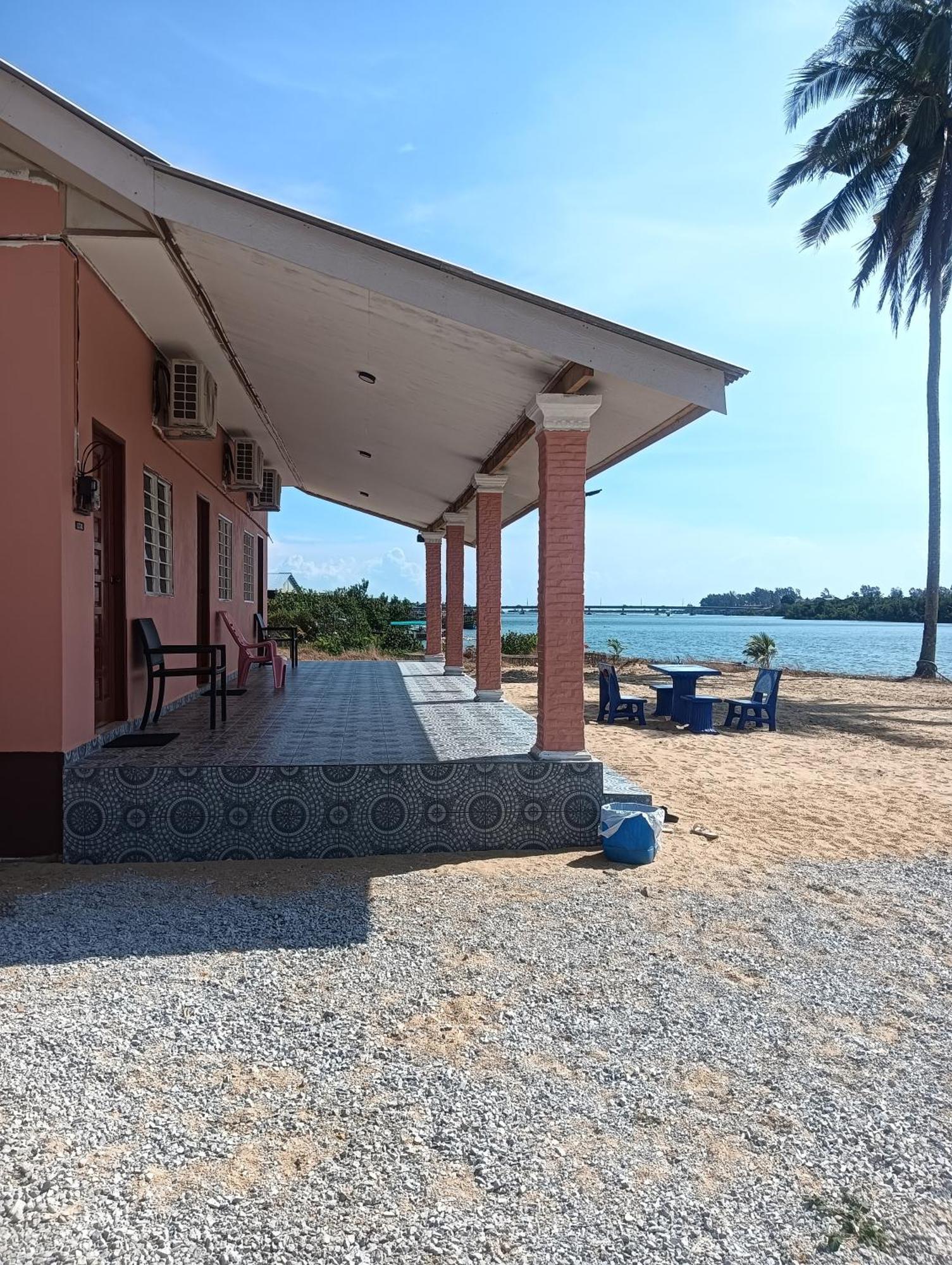 Roomstay Tokbah Demuara Kuala Besut Екстериор снимка